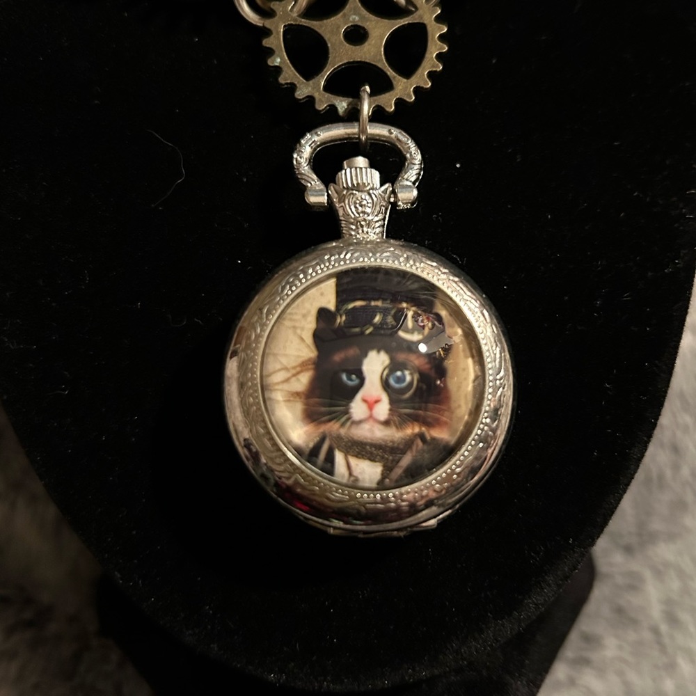 🐈‍⬛ Kitty Cat in a Top-Hat Watch Necklace - Picture 4 of 6